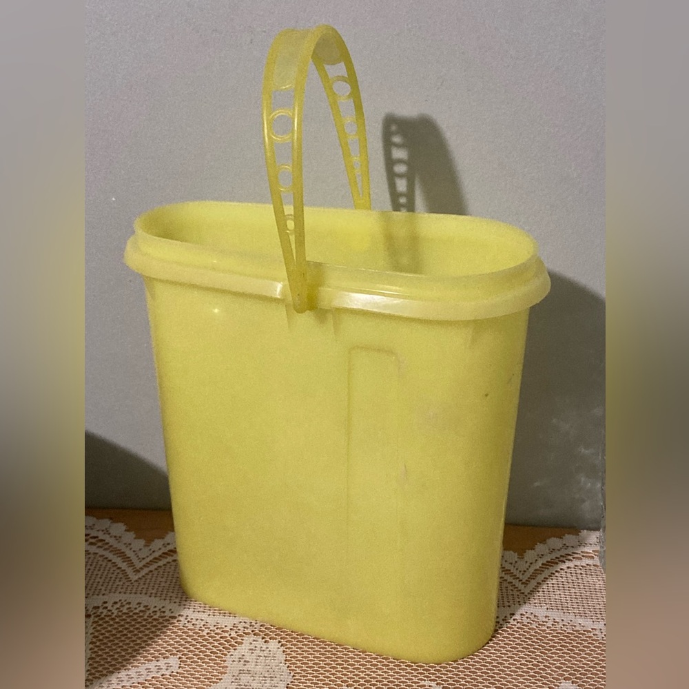 Vintage Tupperware 2 quart replacement pitcher